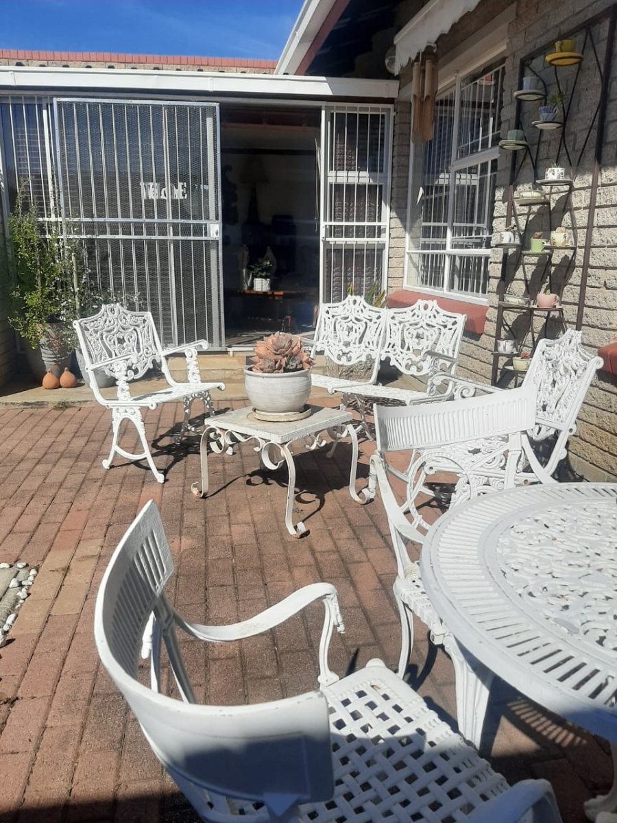 2 Bedroom Property for Sale in Morewag Free State